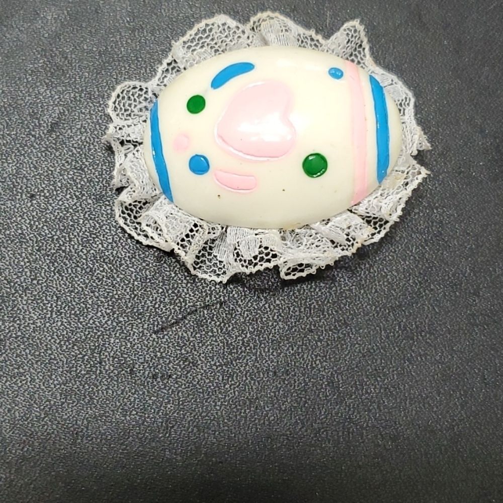 Frilly Easter Egg Brooch - image 3